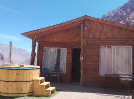 Hermosa cabaña para 4 personas con tinaja-Cochiguaz Valle de Elqui，位于Monte Grande的酒店