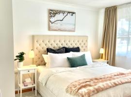 Sunshine Retreat Modern 3BR Haven，位于圣玛丽斯的酒店