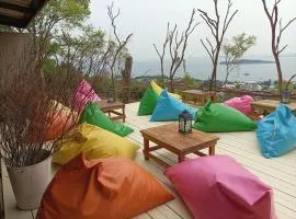 Parinya Hill Homestay & Cafe Koh Larn