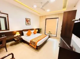 Hotel Lavish Inn Rajouri Garden Couple Friendly, New Delhi
