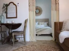 Le Petit Guesthouse -King Bed Walk to Whitworth