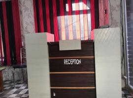 HOTEL OCEAN Srinagar，位于斯利那加的酒店