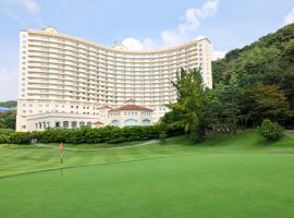 拉菲多度假酒店，位于华城市峰潭圣堂附近的酒店