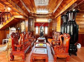 Biệt thự gỗ Wooden House Quy Nhơn cạnh biển，位于归仁的乡村别墅