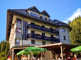 Biker Hotel Al Gallo Forcello，位于纳斯费尔德山口的酒店