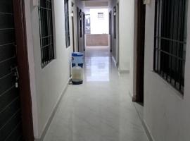 Hotel Saumyaraj，位于Khāvadi Mota的酒店