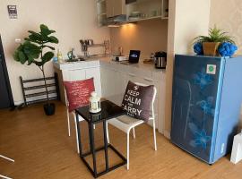BSD City AEON&ICE BSD - Kinarya Cozy Casa de Parco- for 4 guests，位于萨姆波罗的公寓