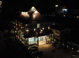 โรงแรม ไอยรา ริเวอร์ไรน์ นครพนม (AIYARA RIVERINE)，位于Ban Nong Puk的酒店