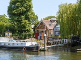 Eel Pie Boathouse，位于特威克纳姆的酒店