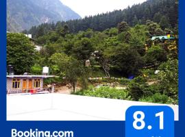 Treebo Trend Woodward II With Mountain View，位于卡索尔的酒店