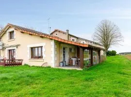 Cozy Home In Scorbé-Clairvaux With Wifi