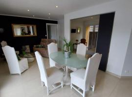 Les Suites de Véronique, chez Véronique Olive，位于滨海圣佩的酒店