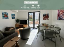 Pacharann - Maison de ville 3*- 2 min à pied du port，位于滨海拉特里尼泰的酒店