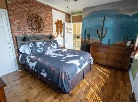 Cardinal Inn Western Room