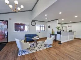The Mariner Resort Cape Cod by The Red Collection