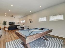 NEW Luxury Home 10 Min To Downtown Pool Table，位于印第安纳波利斯的酒店