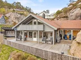 10 person holiday home in Lindesnes-By Traum