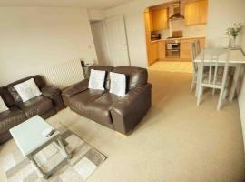 Central Retford 2 bed quiet apartment with parking，位于雷特福德的酒店