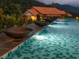 Sebayu Retreat Gopeng，位于务边的带泳池的酒店