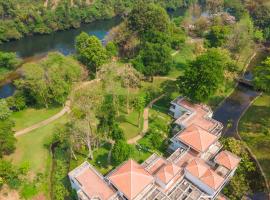 Comsaed River Kwai Resort SHA，位于北碧的Spa酒店