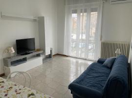 Appartamento con Balcone，位于Muggiò的公寓