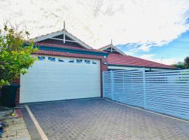 Falcon Estuary Escape，位于Wannanup的酒店