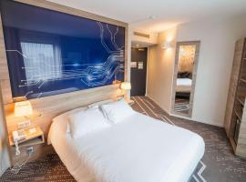 普瓦捷未来影视城美居酒店，位于沙斯讷伊迪普瓦图的酒店
