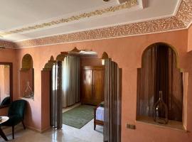 5min to Beach, WiFi, terrace, stylish fully equipped appartement parking for free，位于纳祖尔的宠物友好酒店