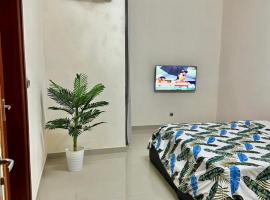 Private Comfy Room In Cotonou Central，位于科托努的酒店