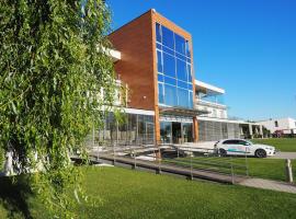 Hotel Ponteo - Activity Park，位于布拉迪斯拉发的高尔夫酒店