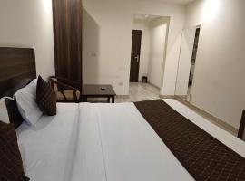 Hotel Samara Kingdom Near Delhi Airport，位于新德里的酒店