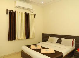 Hotel Shri Sai Hira，位于舍地的酒店
