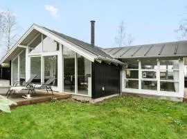 2 Bedroom Nice Home In Juelsminde
