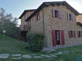 La Vecchia Fornace La Piastra Apartments shared pool- Abetone，位于库蒂利亚诺的酒店