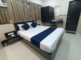 Hotel Triton - Near US Embassy，位于孟买Bandra Kurla Complex的酒店