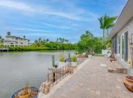 Manatee Retreat is a 2 bed, 2 bath duplex on a canal, totally private retreat for you