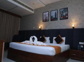 HOTEL JB'S MINERVA GRAND，位于Khammam的酒店