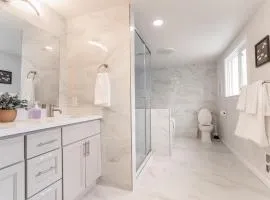 Burien's Top Unit with Spa-Inspired Bathroom