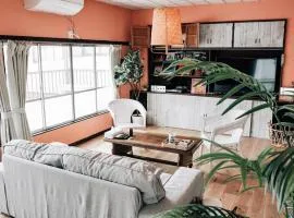 Tipy records inn house
