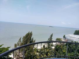 Beachfront full sea penang，位于丹绒武雅的酒店