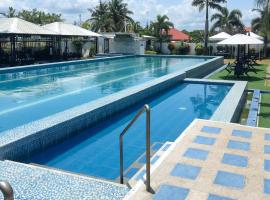 RedDoorz @ Hotel Dian Aparri，位于Camalaniugan的酒店