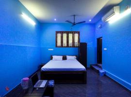 Veeras Home stay，位于Virāmpattinam的酒店