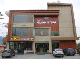 Hotel Grand Nitara，位于Kotdwāra的酒店