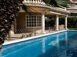 Experience Valencia Luxury Chalet Puig Val con piscina