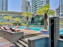 Rustic Elegance By The Lake Studio Cabin In Jlt，位于迪拜的酒店
