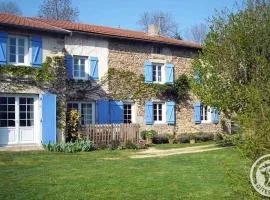 Grande maison avec jardin, cheminée et jeux d'enfants, idéale pour des vacances au calme - FR-1-496-95