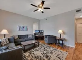 Breathtaking Unit in Shaw - 4 Queen beds 1E