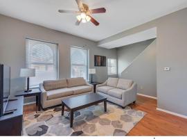 Breathtaking Unit in Shaw 8 Queen beds - 2w，位于塔格罗夫的酒店