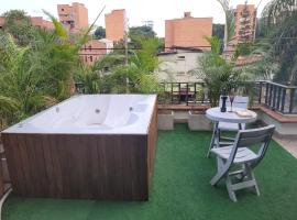 The Emerald, Medellin，位于麦德林的带按摩浴缸的酒店