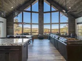 Stargazer: Air Hockey, Foosball and Hot Tub Near Zion